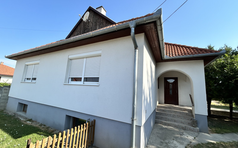 RAJKA-Predaj rodinného domu vo výbornej lokalite.