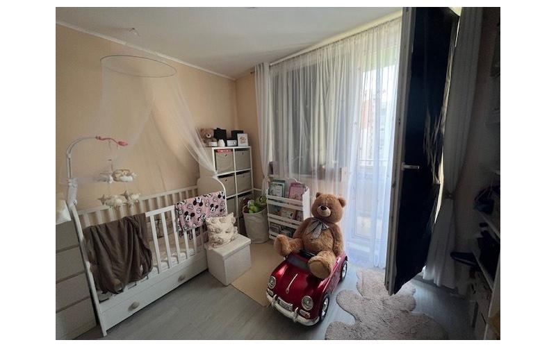 Predaj -3,5iz. byt s balkónom v Seredi ul. Námestie Slobody