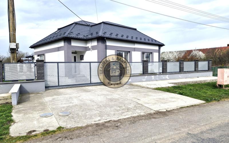 VÝRAZNE ZNÍŽENÁ CENA! Predaj zrekonštruovaného rodinného domu. Fekišovce