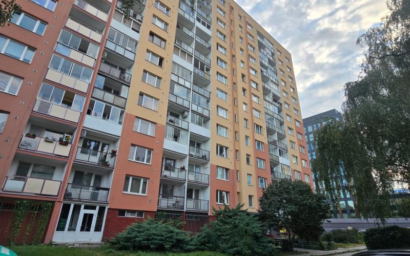 2-izb. byt-kompletnetná rekonštrukciia, 64m2, 2x loggia