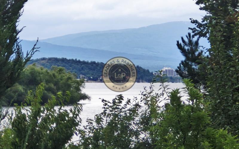 Na predaj chata na Zemplínskej Šírave, Prímestská oblasť