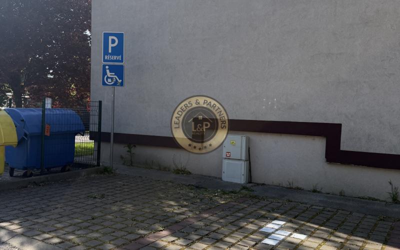 Vonkajšie parkovacie státie na Zelenečskej ulici - Trnava