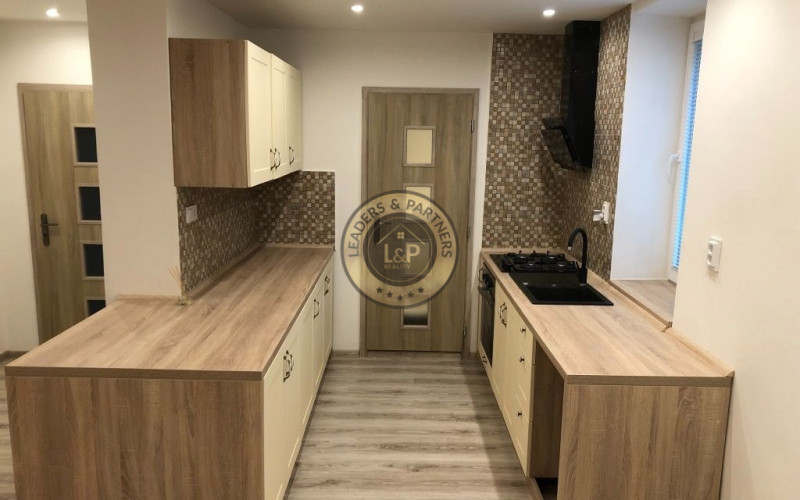 5 izbový dom, Ličartovce, kompletná rek., IS