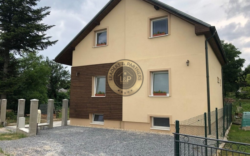 5 izbový dom, Ličartovce, kompletná rek., IS