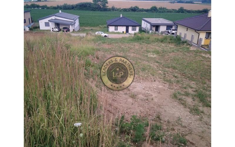 Stavebný pozemok v obci Gyňov, 862 m2