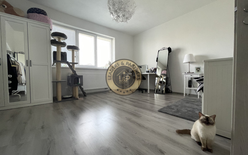 NA PREDAJ DVOJGENERAČNÝ RODINNÝ DOM DUBOVANY - PIEŠŤANY