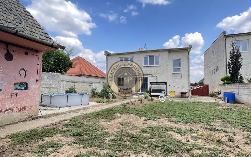 NA PREDAJ DVOJGENERAČNÝ RODINNÝ DOM DUBOVANY - PIEŠŤANY