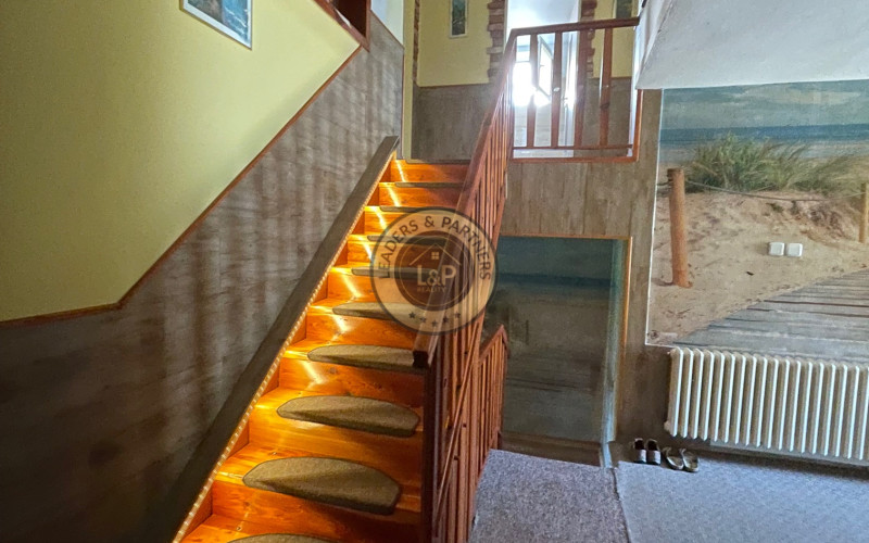 NA PREDAJ: Priestranný rodinný dom Nitra - Zobor s garážou