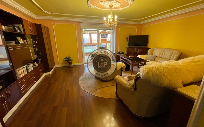 NA PREDAJ: Priestranný rodinný dom Nitra - Zobor s garážou