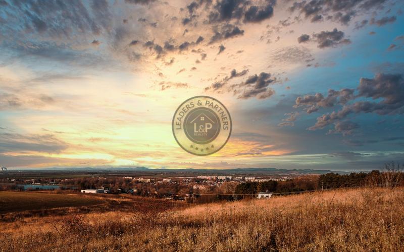 NA PREDAJ dom v lukratívnej lokalite Červená Veža