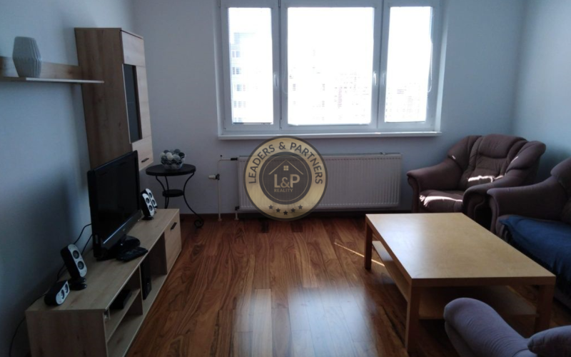 Prenájom 3-izbového bytu - Bradáčova ulica, Petržalka