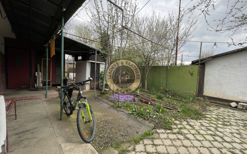 NA PREDAJ RODINNÝ DOM V OBCI IVANOVCE - Pozemok 570 m2