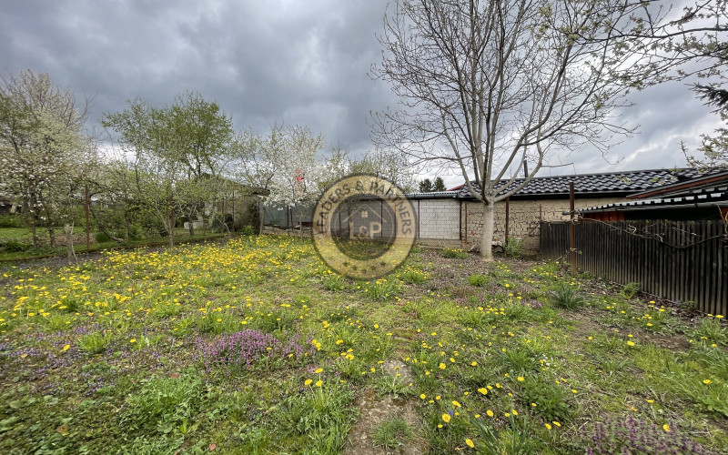 NA PREDAJ RODINNÝ DOM V OBCI IVANOVCE - Pozemok 570 m2