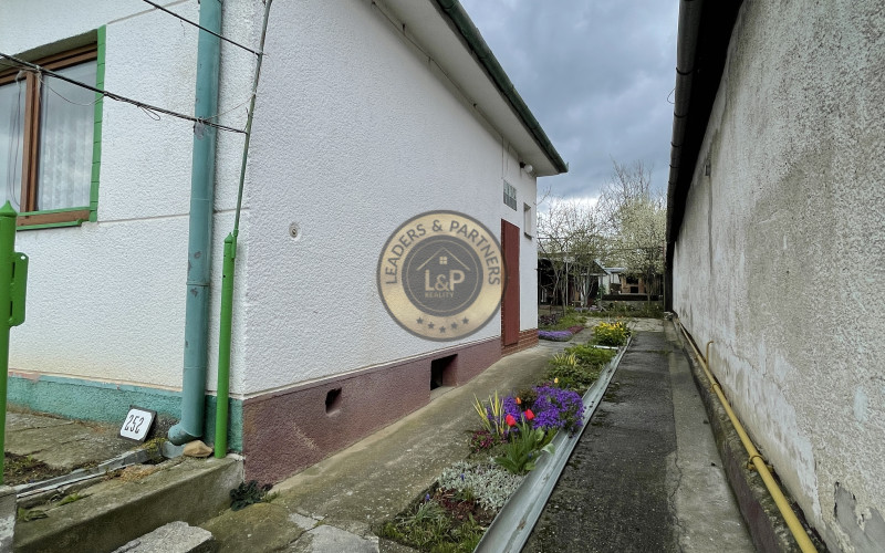 NA PREDAJ RODINNÝ DOM V OBCI IVANOVCE - Pozemok 570 m2