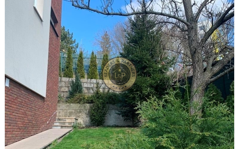 PRENÁJOM KRÁSNY 7 IZBOVÝ RODINNÝ DOM KRAMÁRE HRDLIČKOVÁ ULICA