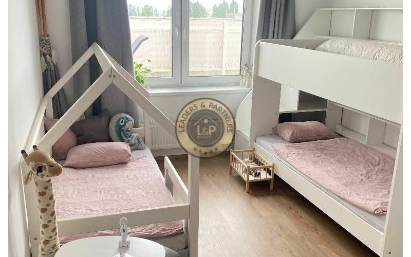 PRENÁJOM 4 IZBOVÝ NADŠTANDARTNÝ BYT NA KRIŽOVATKÁCH