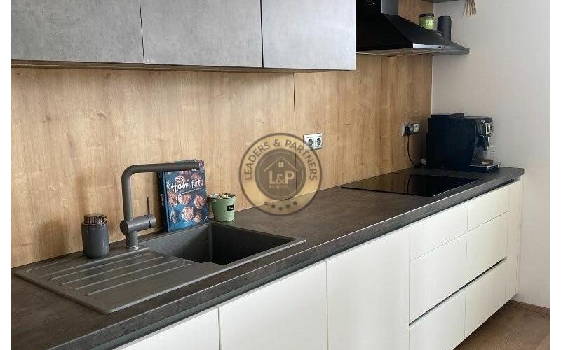 PRENÁJOM 4 IZBOVÝ NADŠTANDARTNÝ BYT NA KRIŽOVATKÁCH