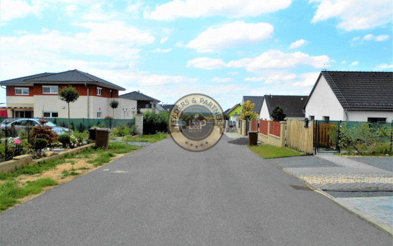 Prodej, Pozemky pro bydlení, 1009 m² - Sluštice, okr. Praha-východ