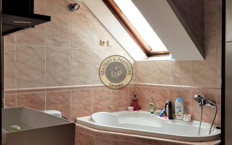 PREDAJ 5izbový rodinný dom Rajka