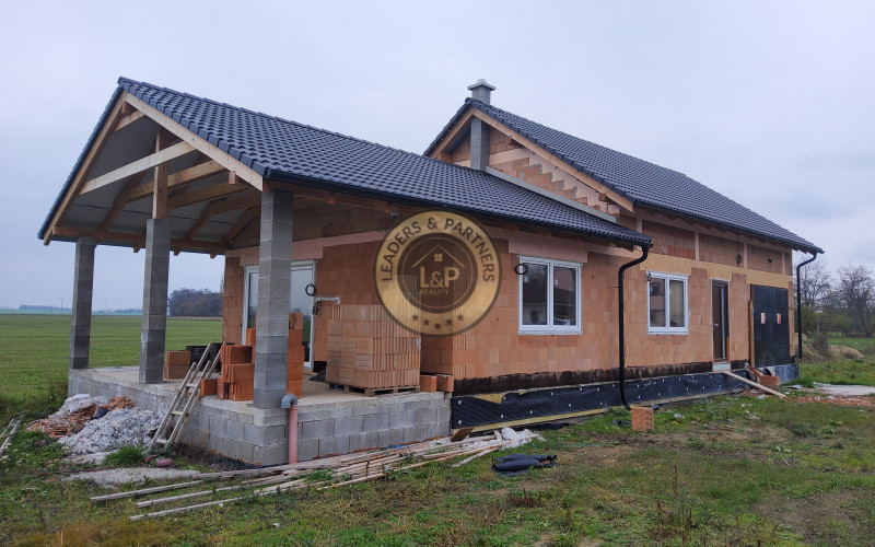 NA PREDAJ - RODINNÝ DOM V HOSTE