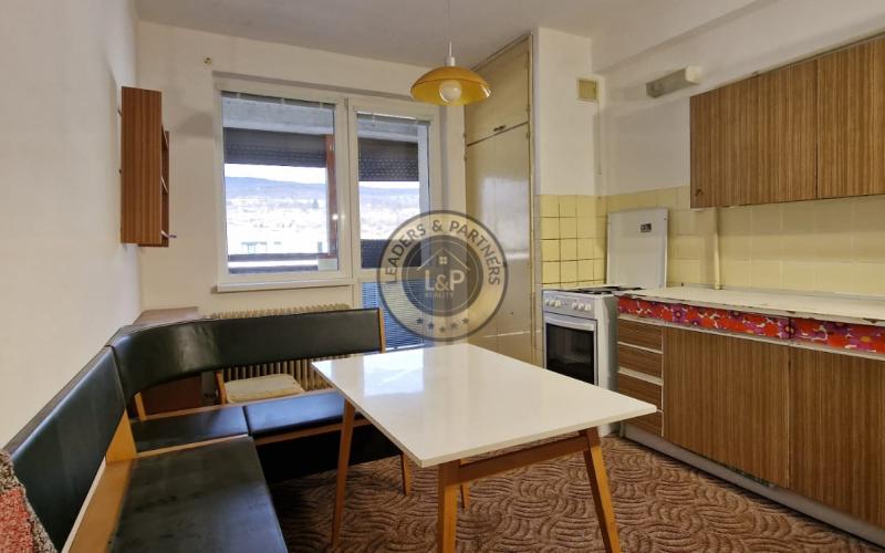 PREDAJ KRÁSNY 3 IZBOVÝ BYT RAČA - KARPATSKÉ NÁMESTIE