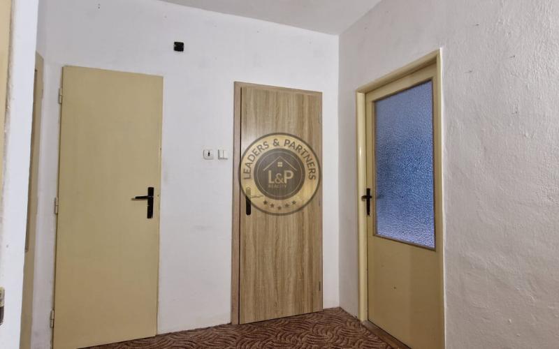 PREDAJ KRÁSNY 3 IZBOVÝ BYT RAČA - KARPATSKÉ NÁMESTIE