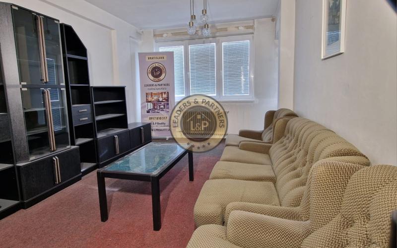 PREDAJ KRÁSNY 3 IZBOVÝ BYT RAČA - KARPATSKÉ NÁMESTIE