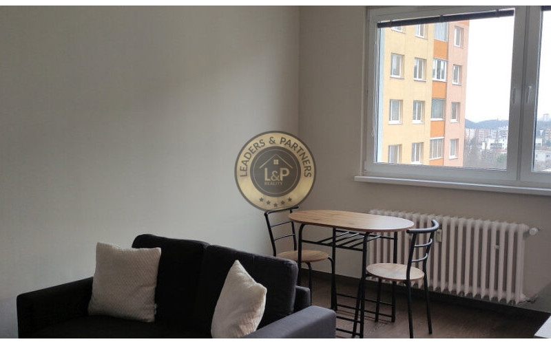 PRENÁJOM PEKNÝ 1,5 IZBOVÝ BYT - BILÍKOVA DÚBRAVKA