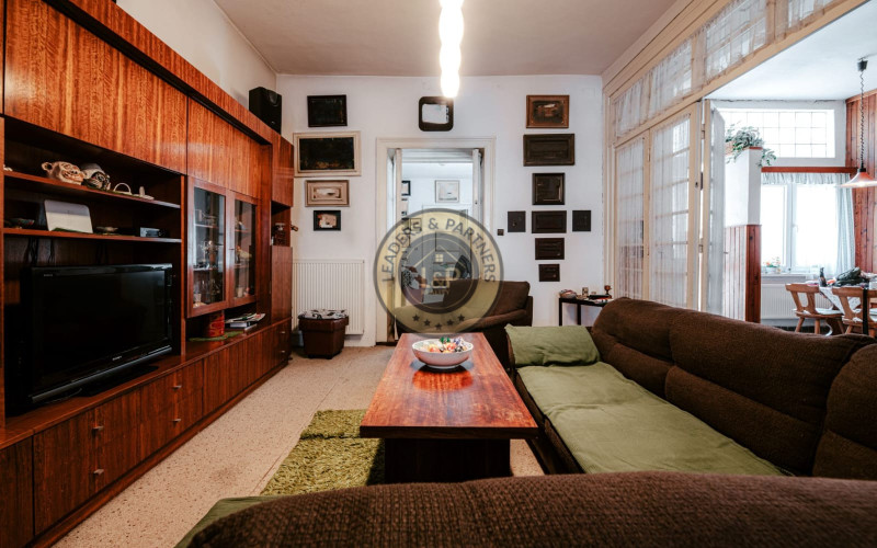 Investičný rodinný dom vhodný na podnikateľské účely v centre Trenčína!!!