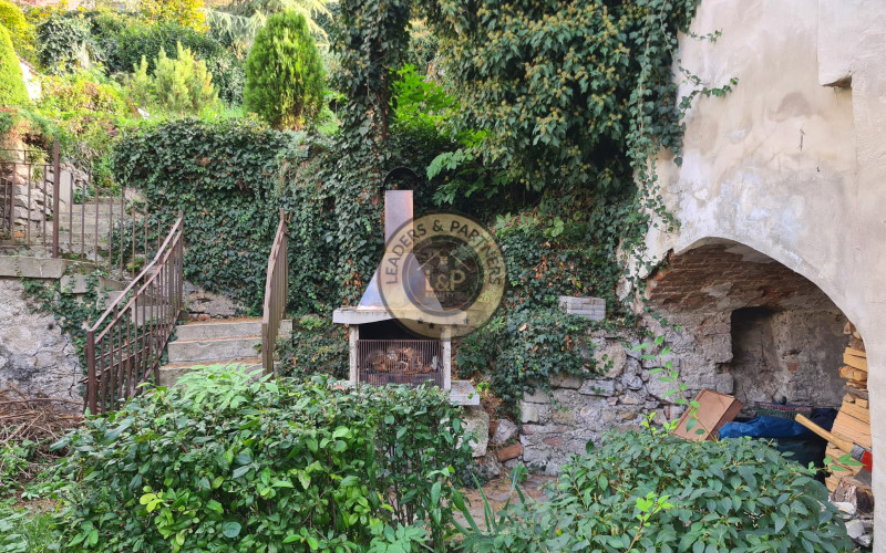 Investičný rodinný dom vhodný na podnikateľské účely v centre Trenčína!!!