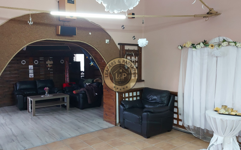 Zaujímavá podnikateľská príležitosť. Exkluzívne  na predaj Hotel KORZO v Sečovciach .