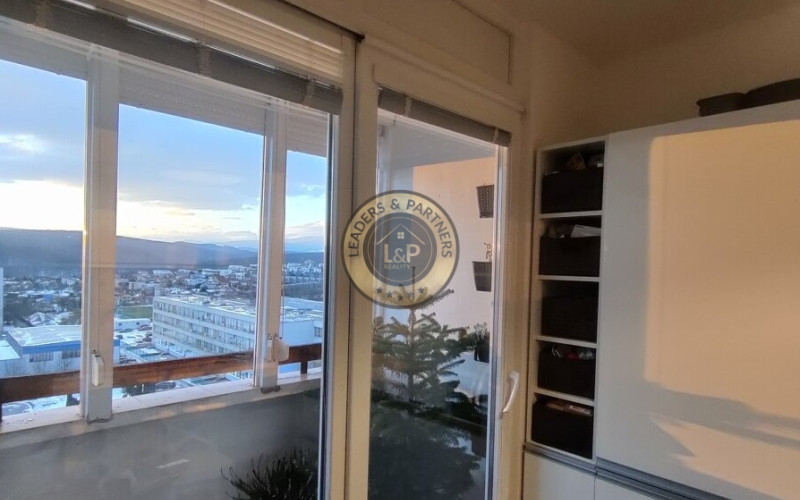 3 izbový byt Košice - KVP, Čordákova, kompl. rek., loggia, špajza, kumbál v byte, zariadenie v cene