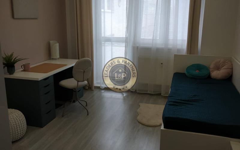 PRENÁJOM 4 IZBOVÝ BYT - STROMOVÁ NOVÉ MESTO