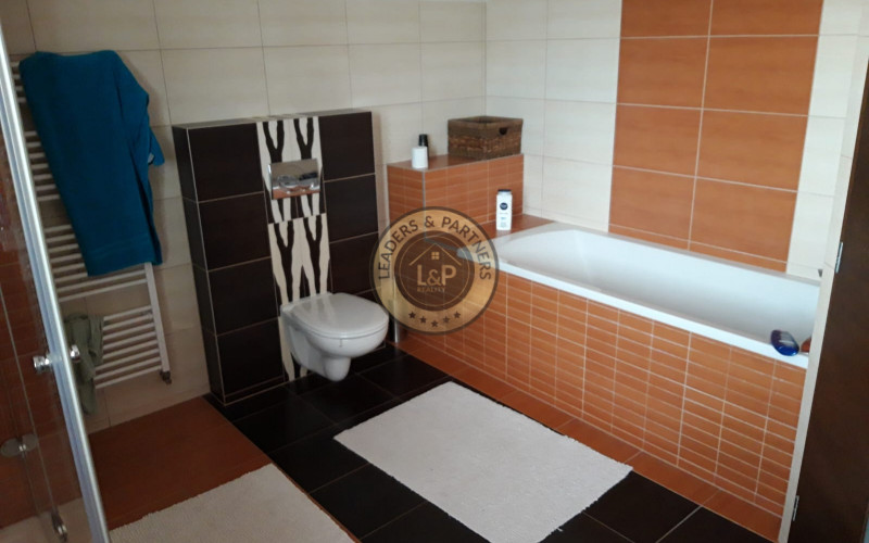 Ponúkame na predaj rodinný dom v Modranke