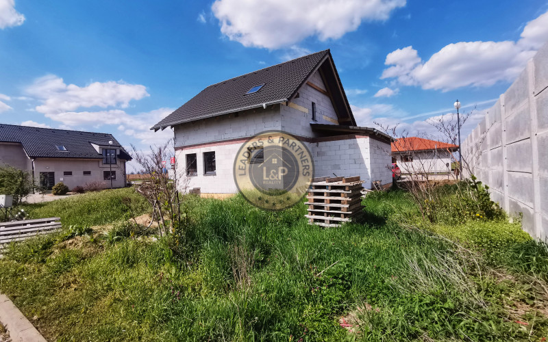 Rozostavaný 4 izbový dom, Pečeňady