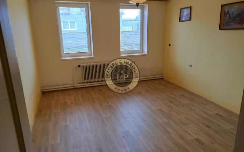 Ponúkame na predaj rodinný dom v Čáčove