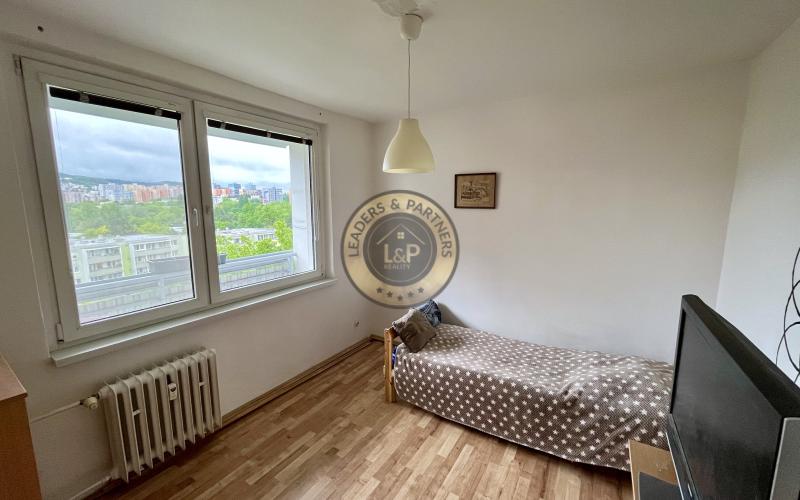 PREDAJ KRÁSNY 3 IZBOVÝ BYT, HÚŠČAVOVA DÚBRAVKA