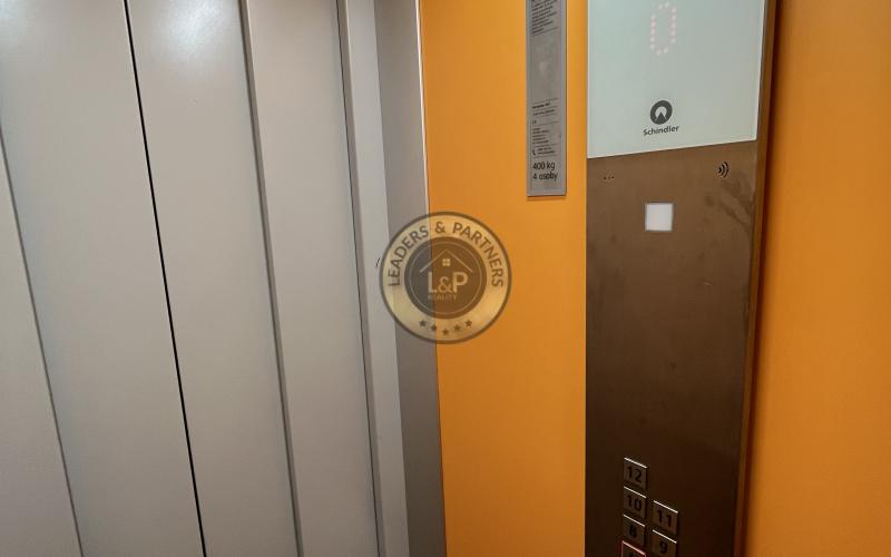 PREDAJ KRÁSNY 3 IZBOVÝ BYT, HÚŠČAVOVA DÚBRAVKA