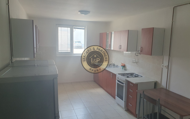 Prenájom  kancelárskych priestorov s 15  x parkovacími miestami  Košice-Barca