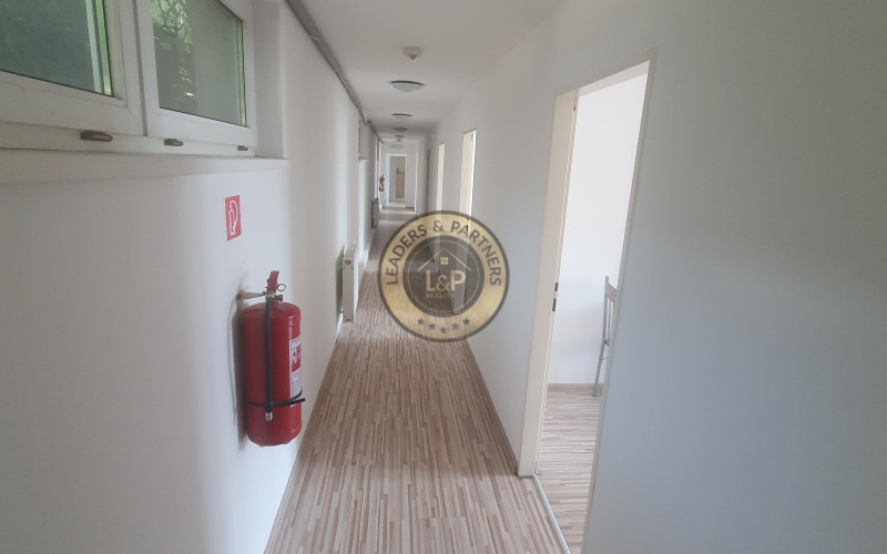 Prenájom  kancelárskych priestorov s 15  x parkovacími miestami  Košice-Barca