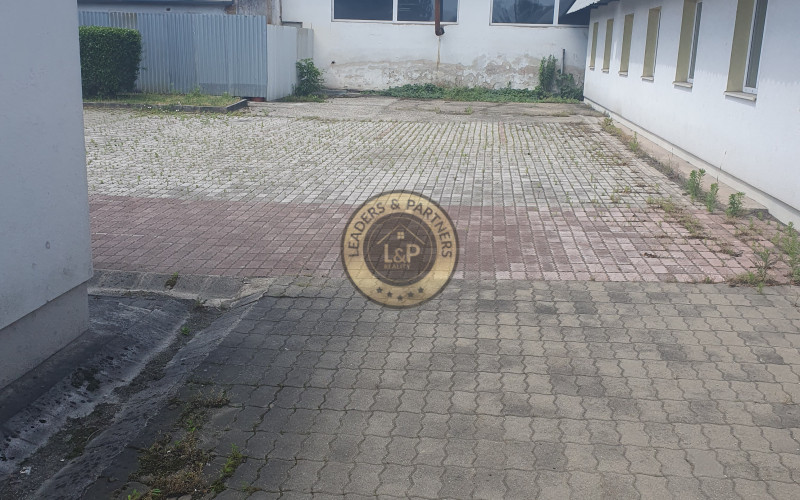 Prenájom  kancelárskych priestorov s 15  x parkovacími miestami  Košice-Barca