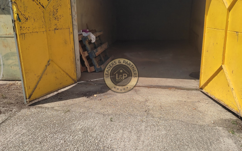 Ponúkame na predaj garáž v Trnave