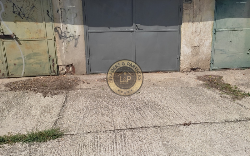 Ponúkame na predaj garáž v Trnave