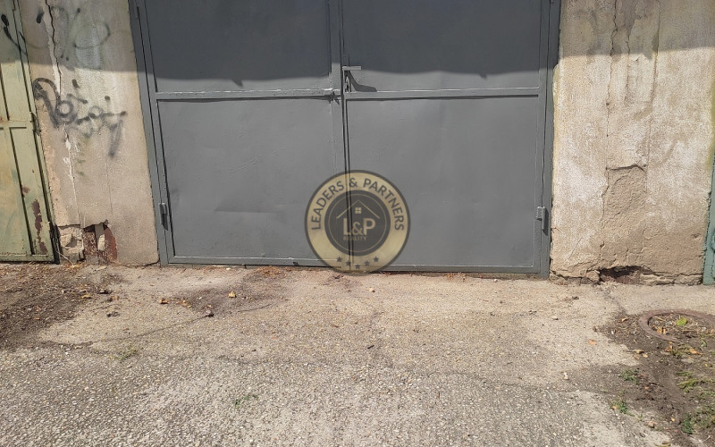 Ponúkame na predaj garáž v Trnave