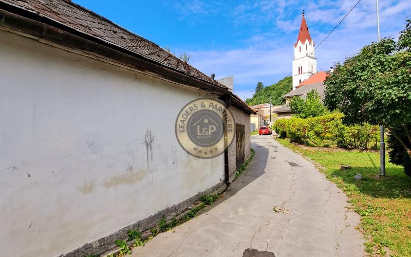 Exkluzívne na predaj dom v radovej zástavbe v historickom centre mesta Gelnica