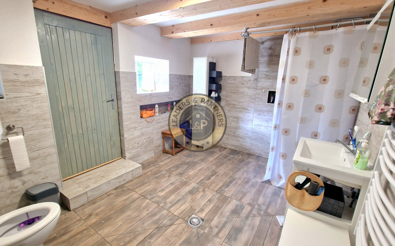 U KOVÁČOV / Podkozince - Chalupa v kľudnej lokalite