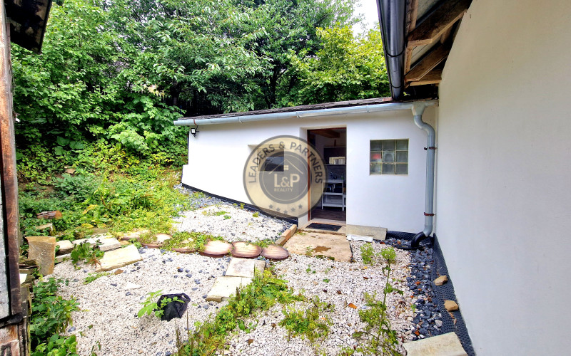 U KOVÁČOV / Podkozince - Chalupa v kľudnej lokalite