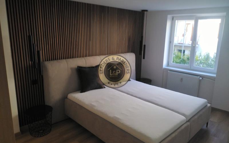 Rezervované -Prenájom 2 izbový byt  ul .Šoltésovej  s garážou Staré Mesto