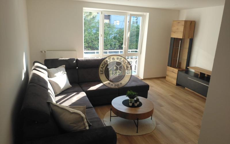 Rezervované -Prenájom 2 izbový byt  ul .Šoltésovej  s garážou Staré Mesto