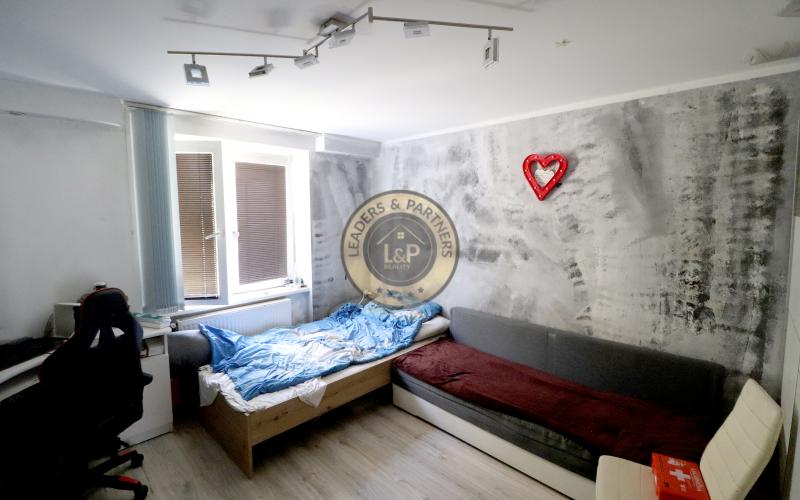 PREDAJ: 2 izbový byt po rekonštrukcii, Hlohovec